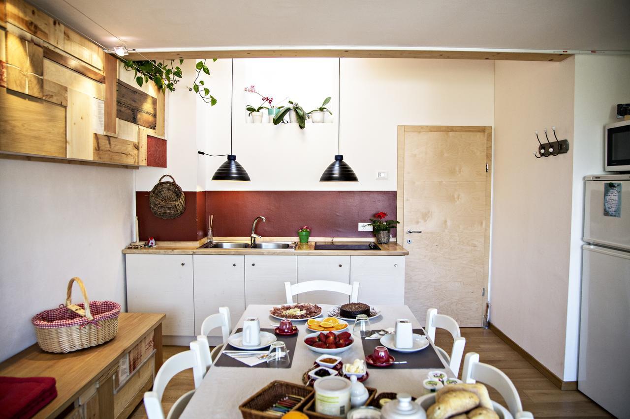 B&B Casa Sul Lago - Appartamenti 칼세라니카알라고 외부 사진